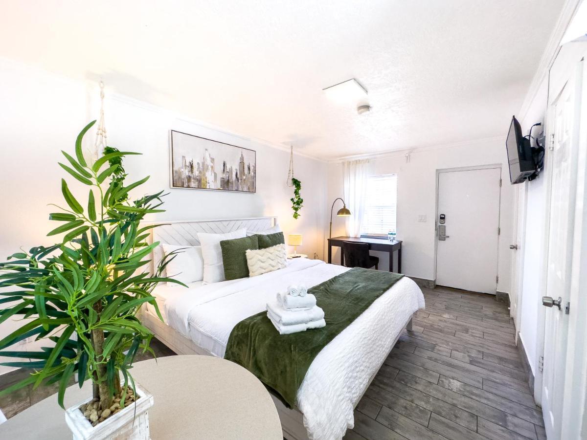 1K Bed Studio Apt With Shared Pool 02 Clearwater Exterior photo