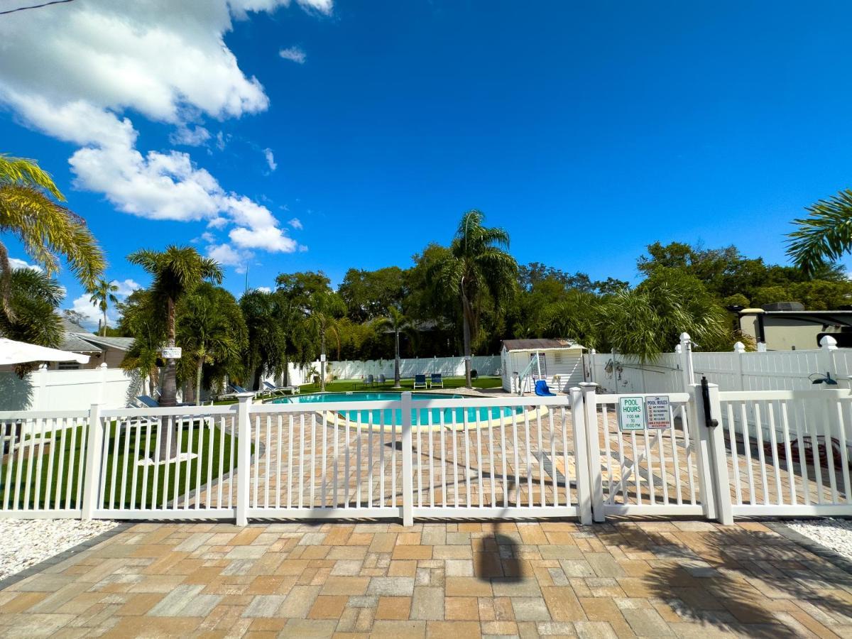 1K Bed Studio Apt With Shared Pool 02 Clearwater Exterior photo