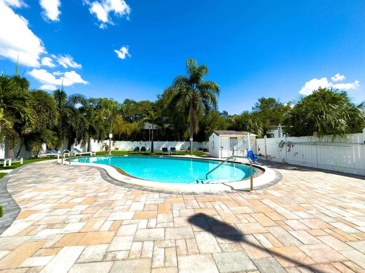 1K Bed Studio Apt With Shared Pool 02 Clearwater Exterior photo