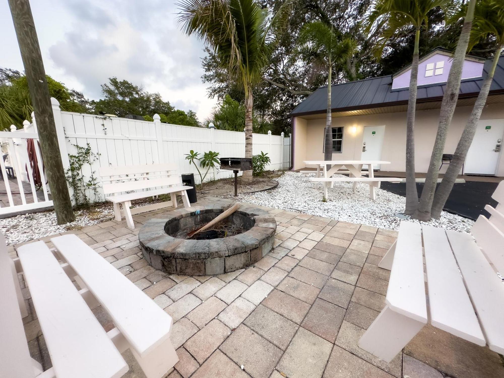 1K Bed Studio Apt With Shared Pool 02 Clearwater Exterior photo